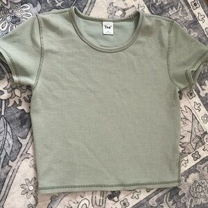 Aritzia TNA t-shirt